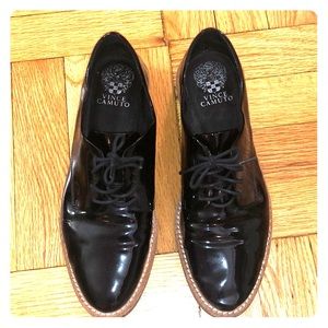 VINCE CAMUTO PATENT LEATHER OXFORDS SZ 8.5 WOMEN’S
